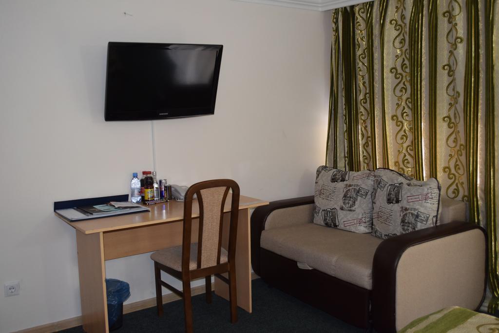 Bayterek Hotel Astana Ruang foto