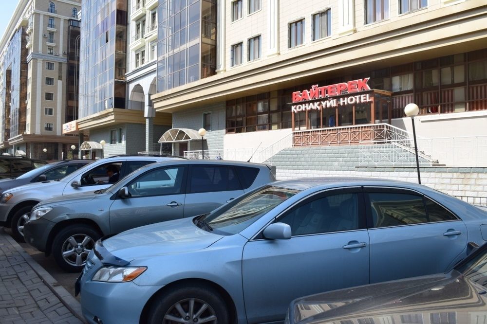 Bayterek Hotel Astana Bagian luar foto